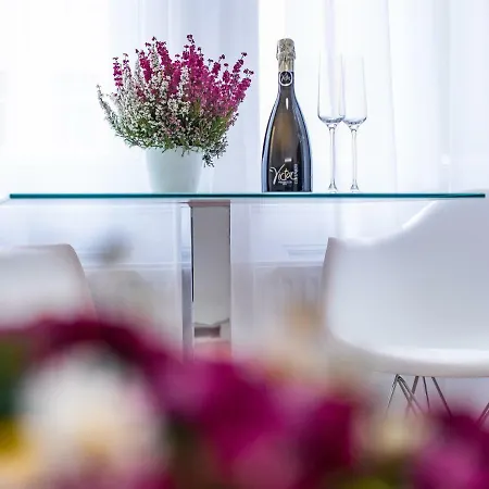 Top Class In Old Town Apartment *